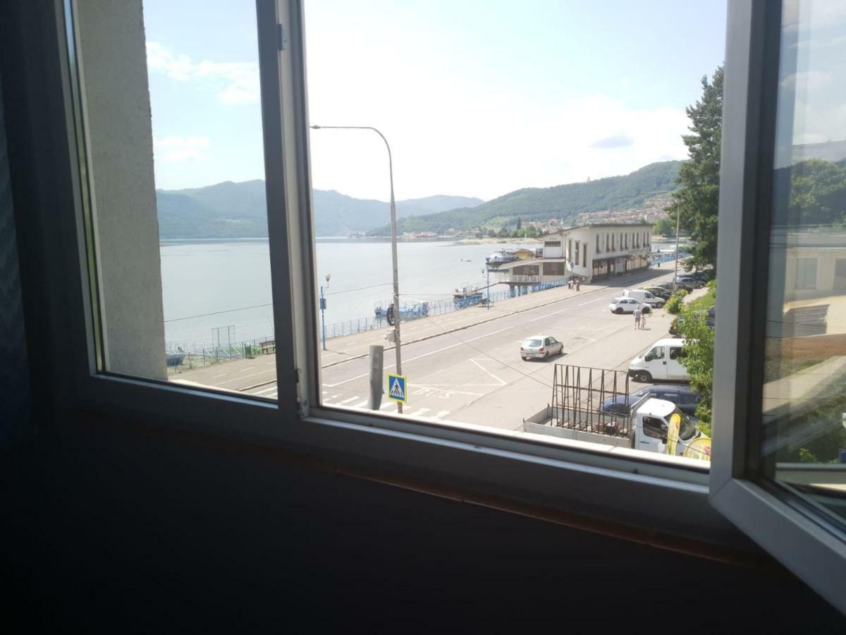 Apartament Denis Apartment Orsova Luaran gambar